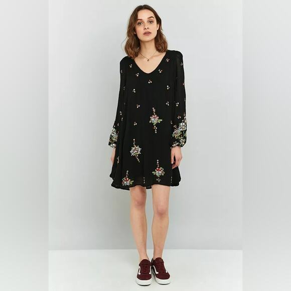 Free People Oxford Mini Dress floral bell‎ sleeves open back embroidered flowy - Picture 9 of 9